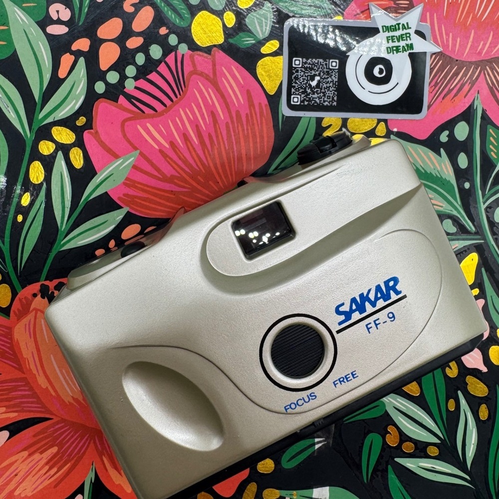 Sakar FF-9 35mm Point and Shoot Film Camera Focus Free Champagne Gold Retro
